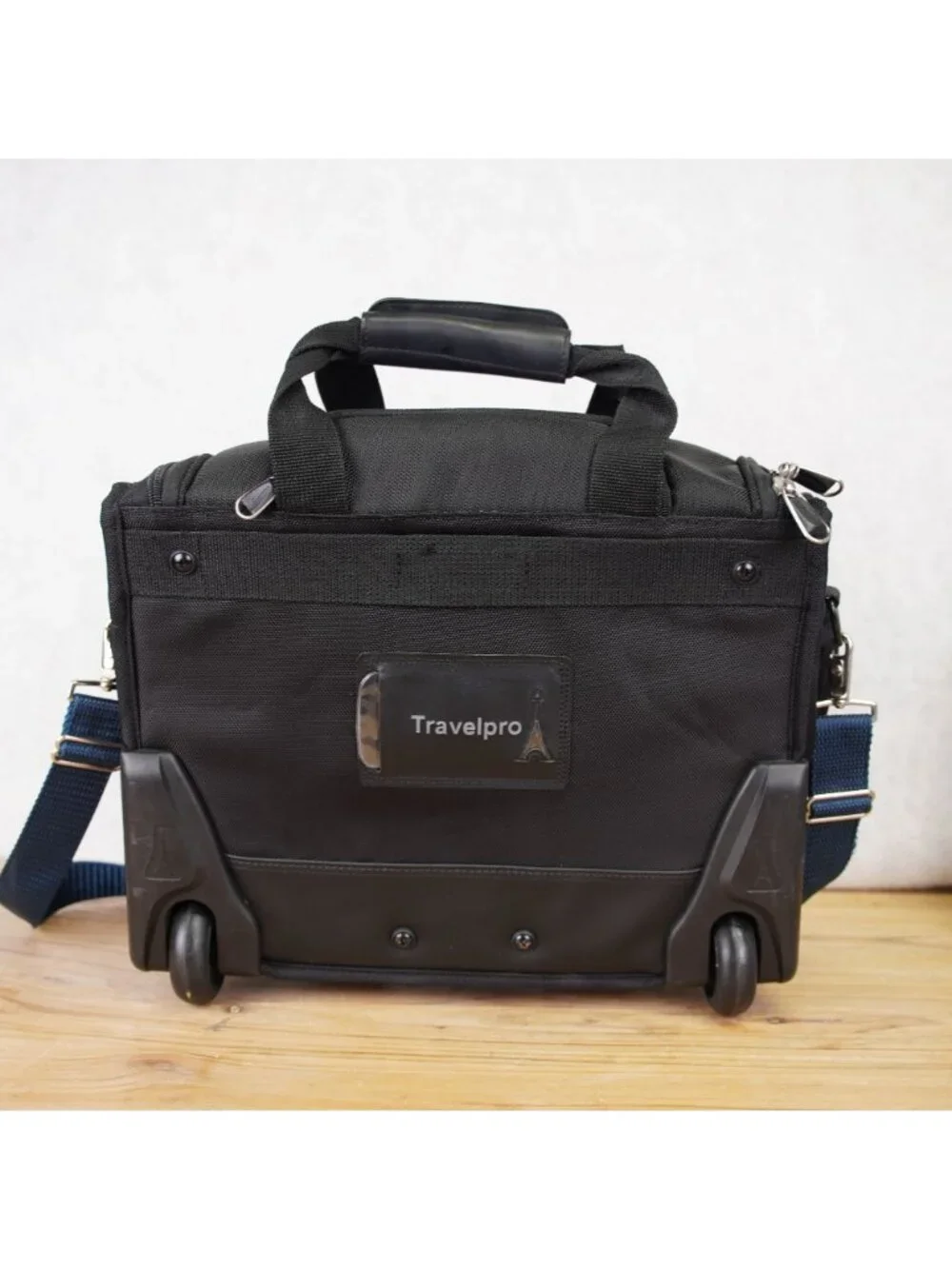 Travelpro WalkAbout Lite Rolling Tote 6413-14 Black 16” x 14” x 9” Working good